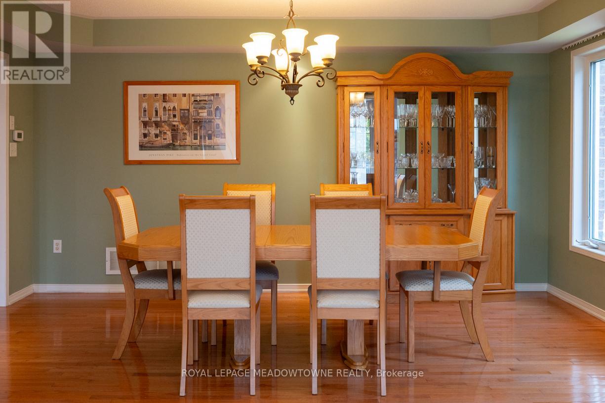 Photo 36 of 49 Montebello Crescent, Ajax ON