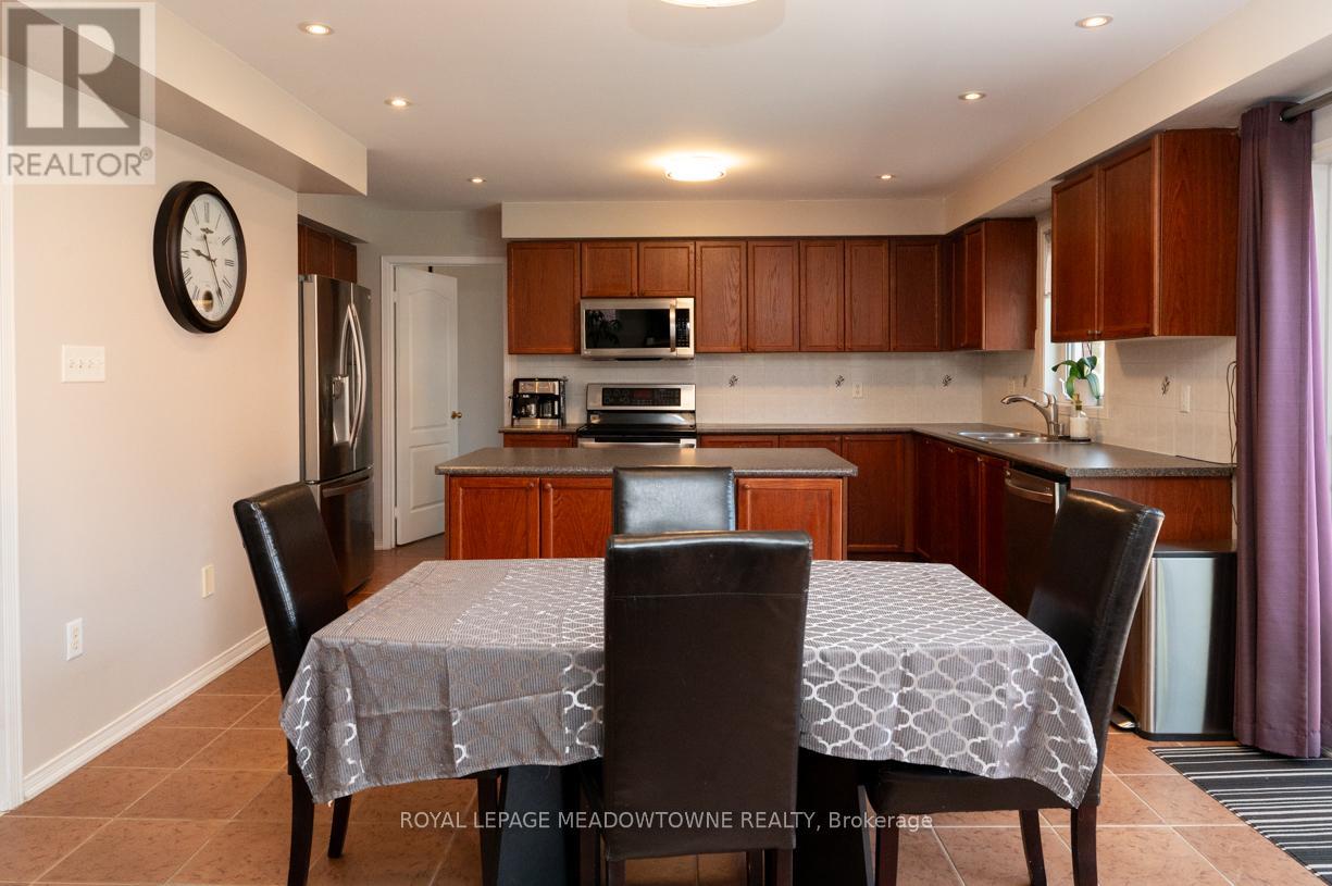 Photo 30 of 49 Montebello Crescent, Ajax ON