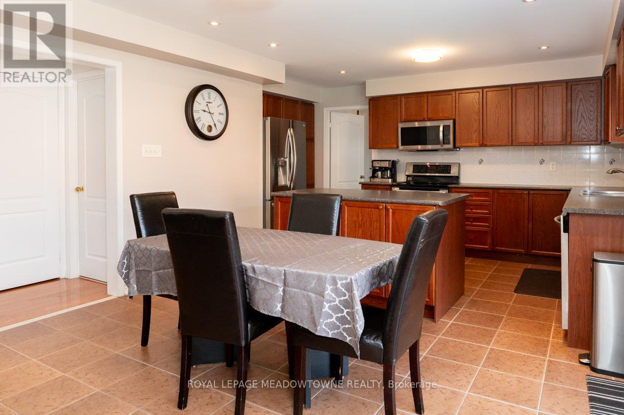 Photo 28 of 49 Montebello Crescent, Ajax ON