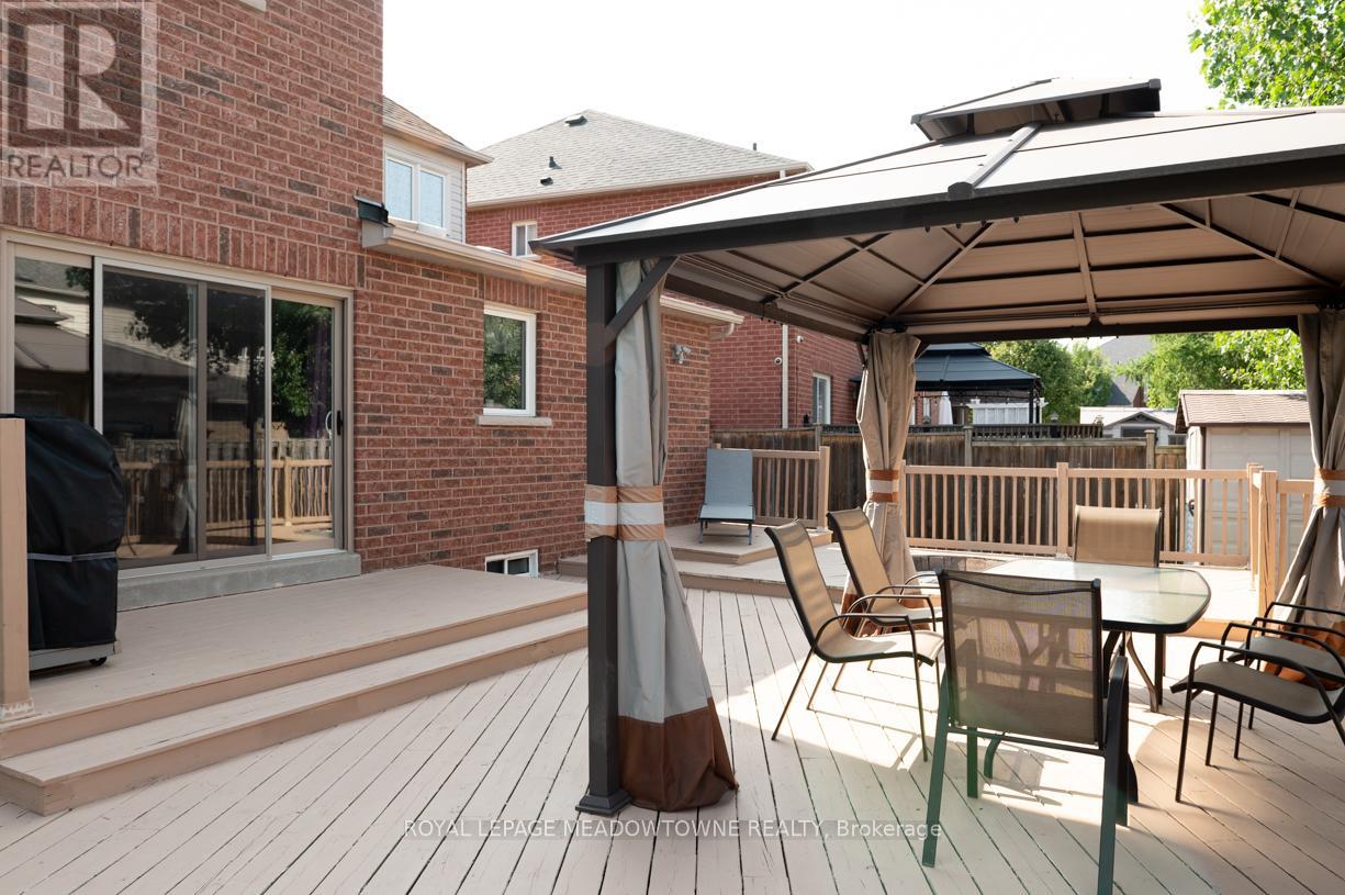 Photo 22 of 49 Montebello Crescent, Ajax ON