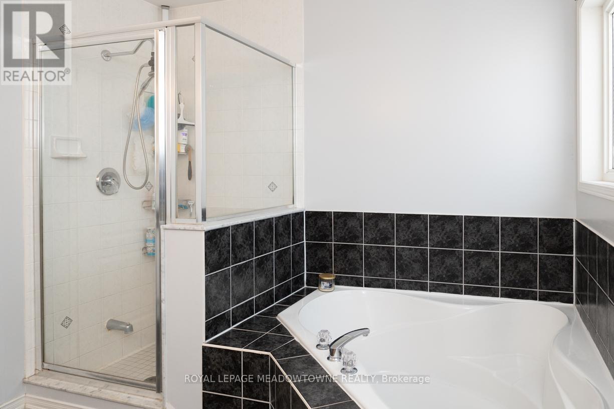 Photo 35 of 49 Montebello Crescent, Ajax ON