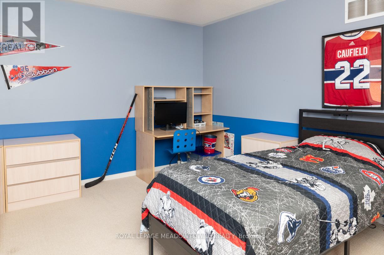 Photo 31 of 49 Montebello Crescent, Ajax ON