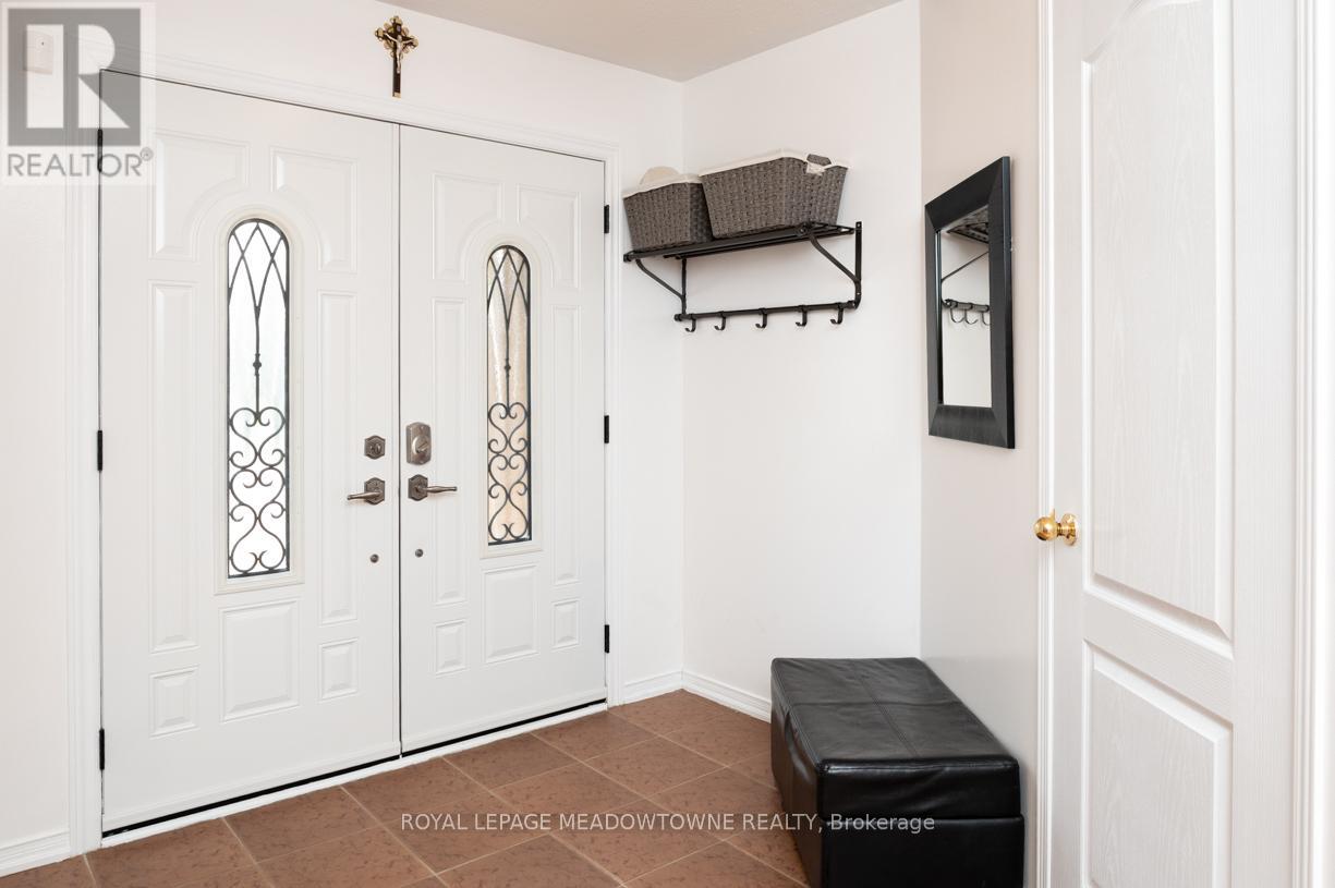 Photo 13 of 49 Montebello Crescent, Ajax ON