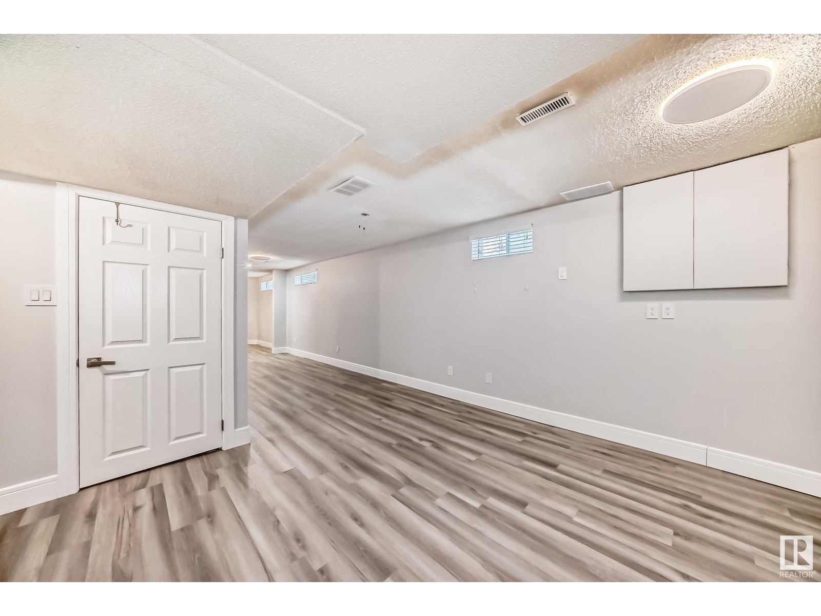 Photo 37 of 10735 Beaumaris Rd Nw, Edmonton AB