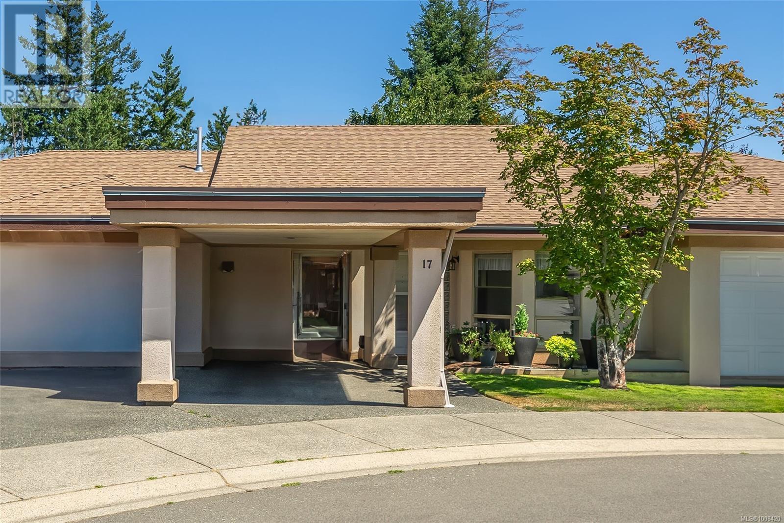 Photo 2 of 17 310 Pym St N, Parksville BC