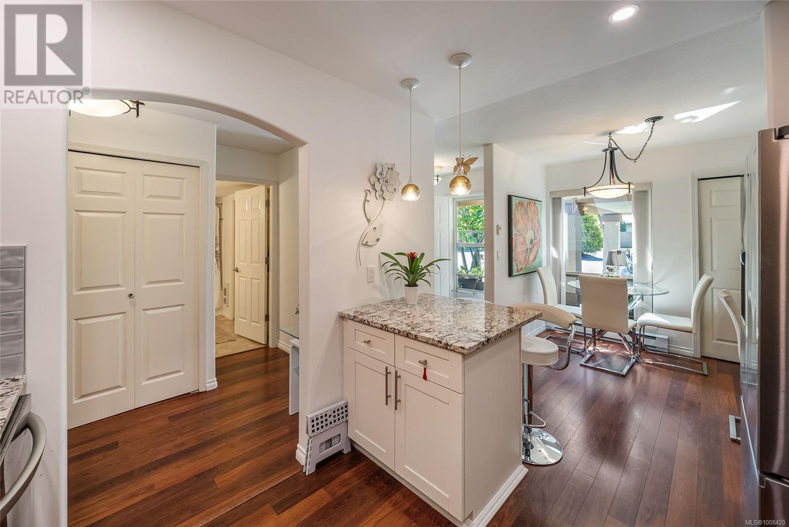 Photo 9 of 17 310 Pym St N, Parksville BC