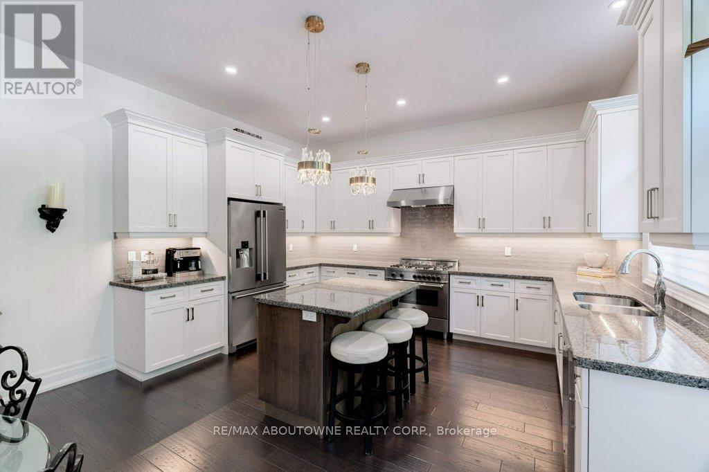 Photo 6 of 47 Legacy Lane, Hamilton ON
