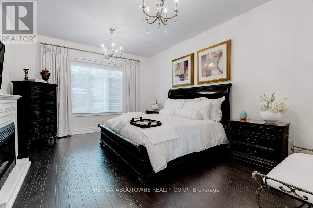 Photo 40 of 47 Legacy Lane, Hamilton ON