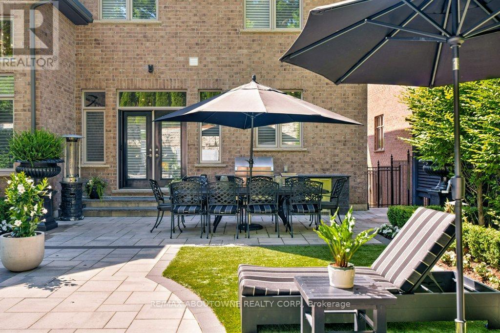Photo 7 of 47 Legacy Lane, Hamilton ON