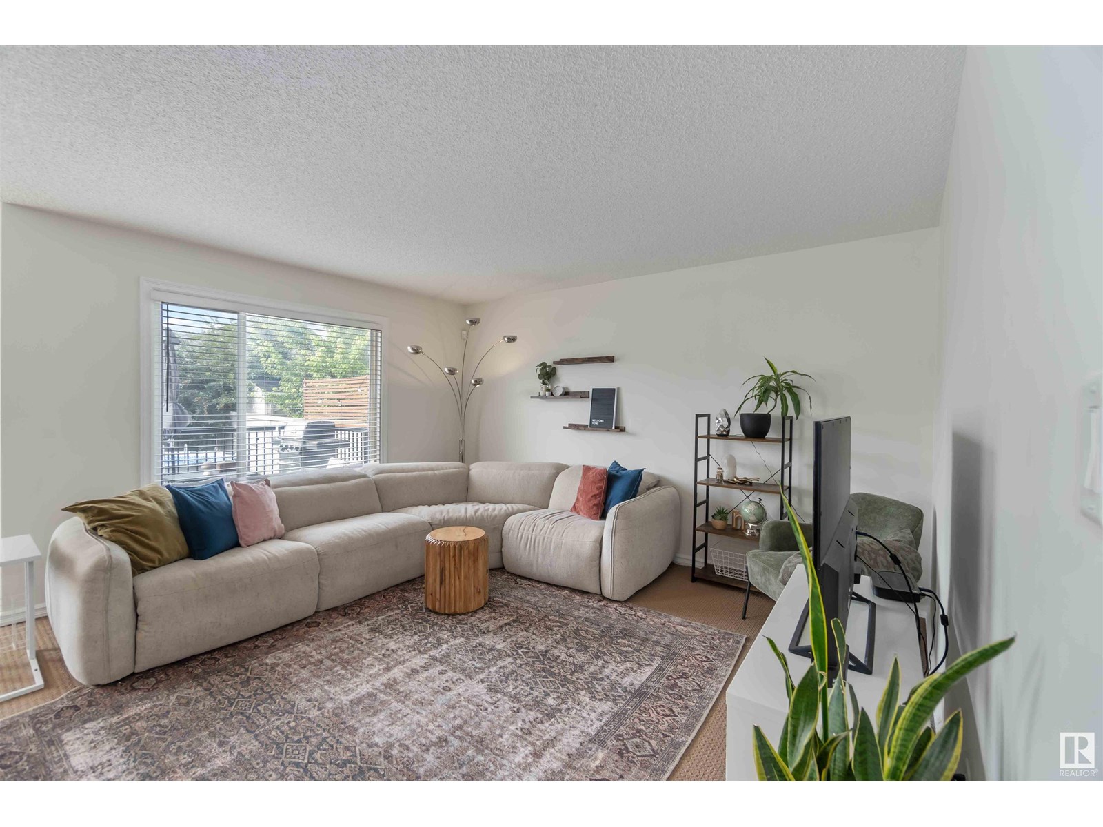 Photo 12 of 8403 179 Av Nw, Edmonton AB