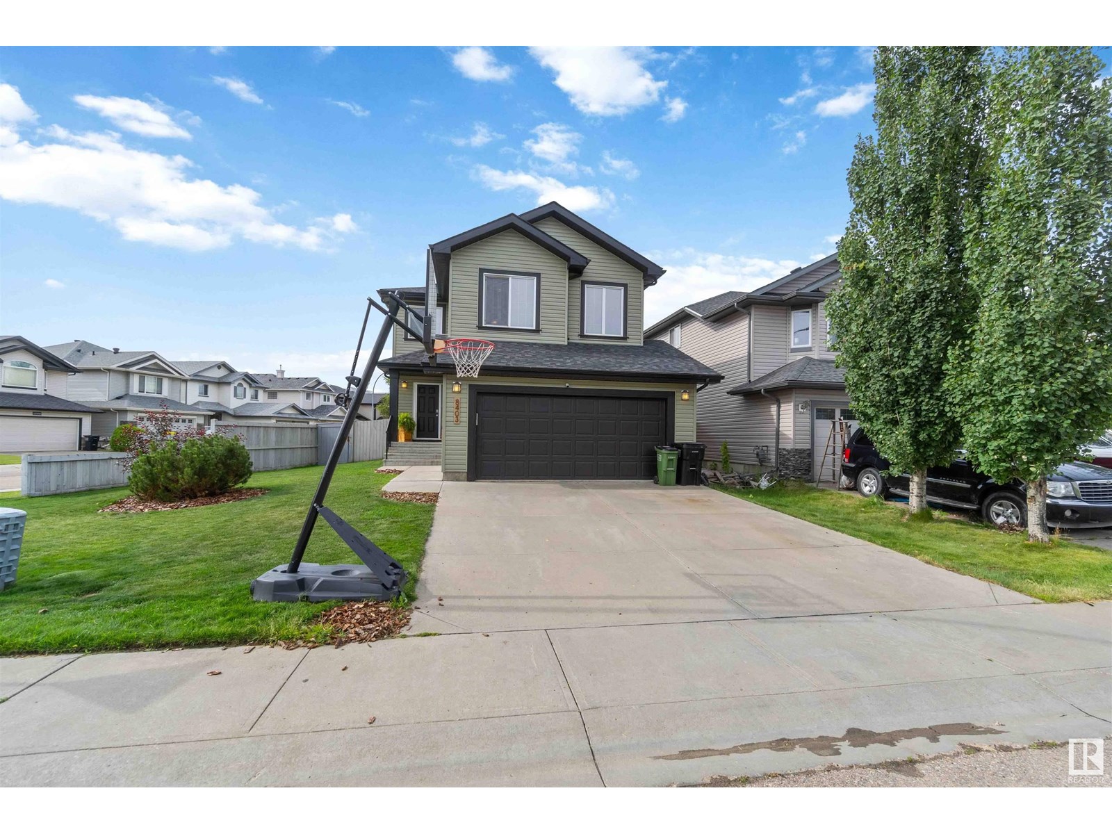 Photo 3 of 8403 179 Av Nw, Edmonton AB