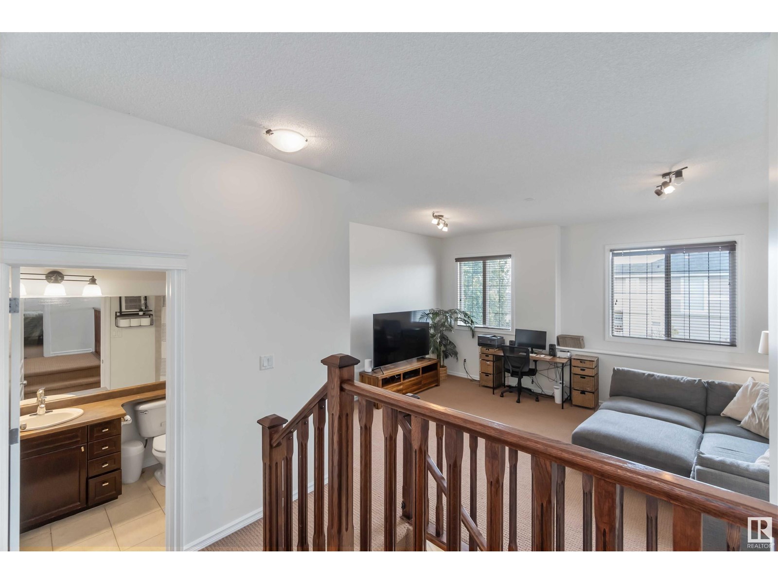 Photo 32 of 8403 179 Av Nw, Edmonton AB