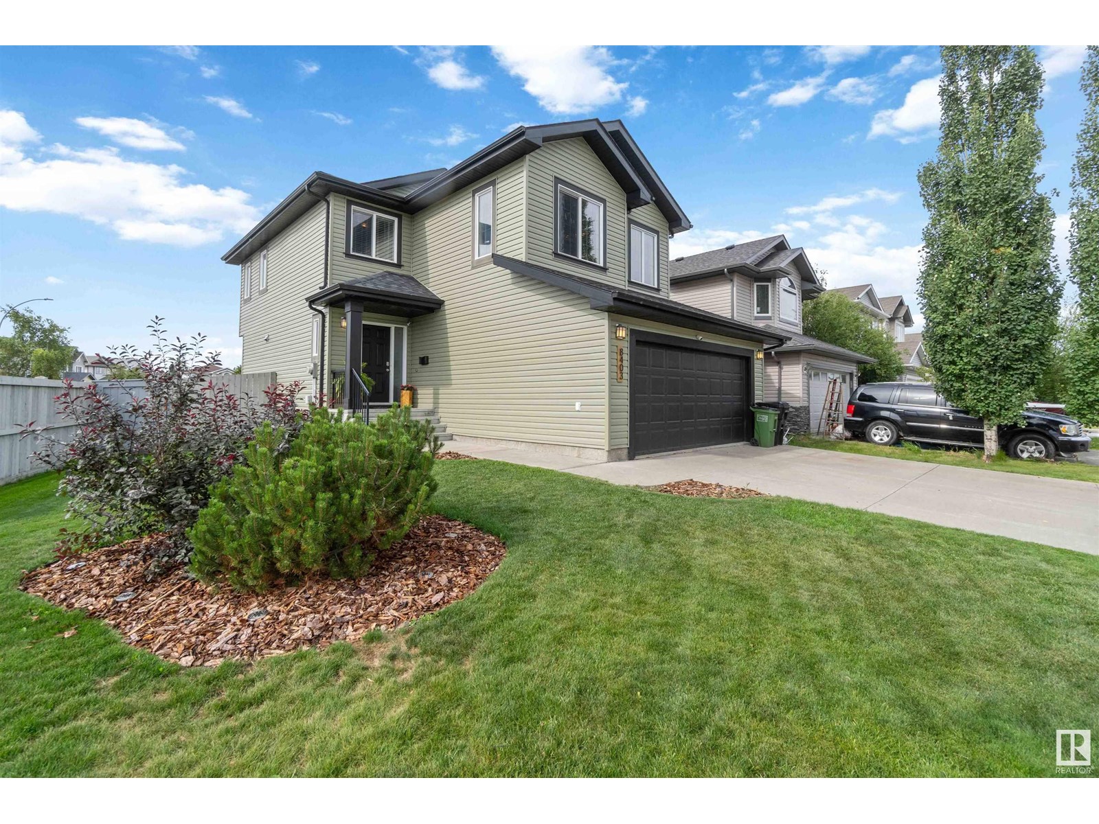 Photo 4 of 8403 179 Av Nw, Edmonton AB