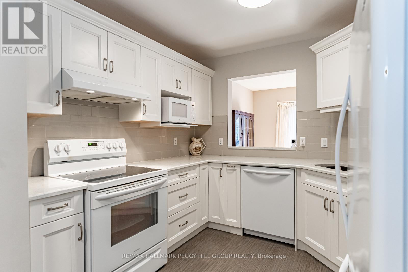 Photo 11 of 402 40 Museum Drive, Orillia ON