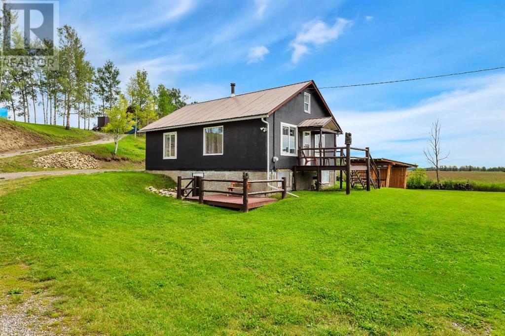 Photo 2 of 10 6138 Highway 584, Rural Mountain View County AB