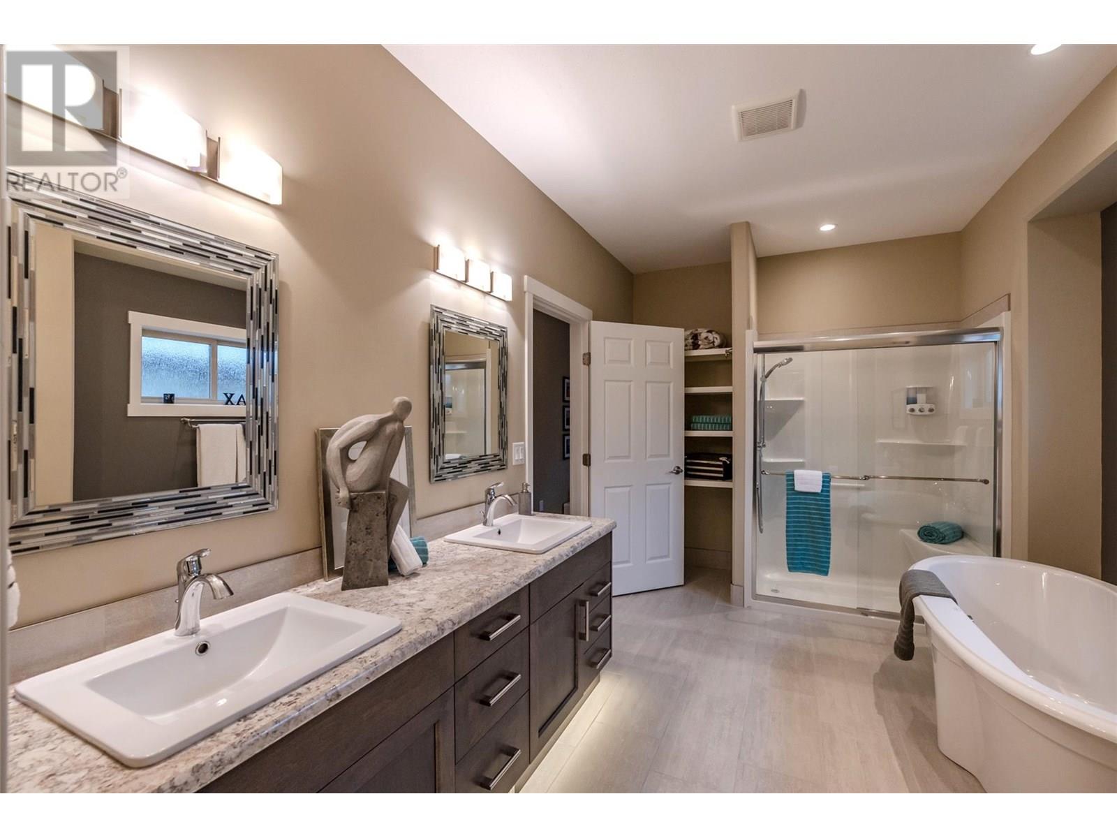 29 6833 Meadows Drive, Oliver