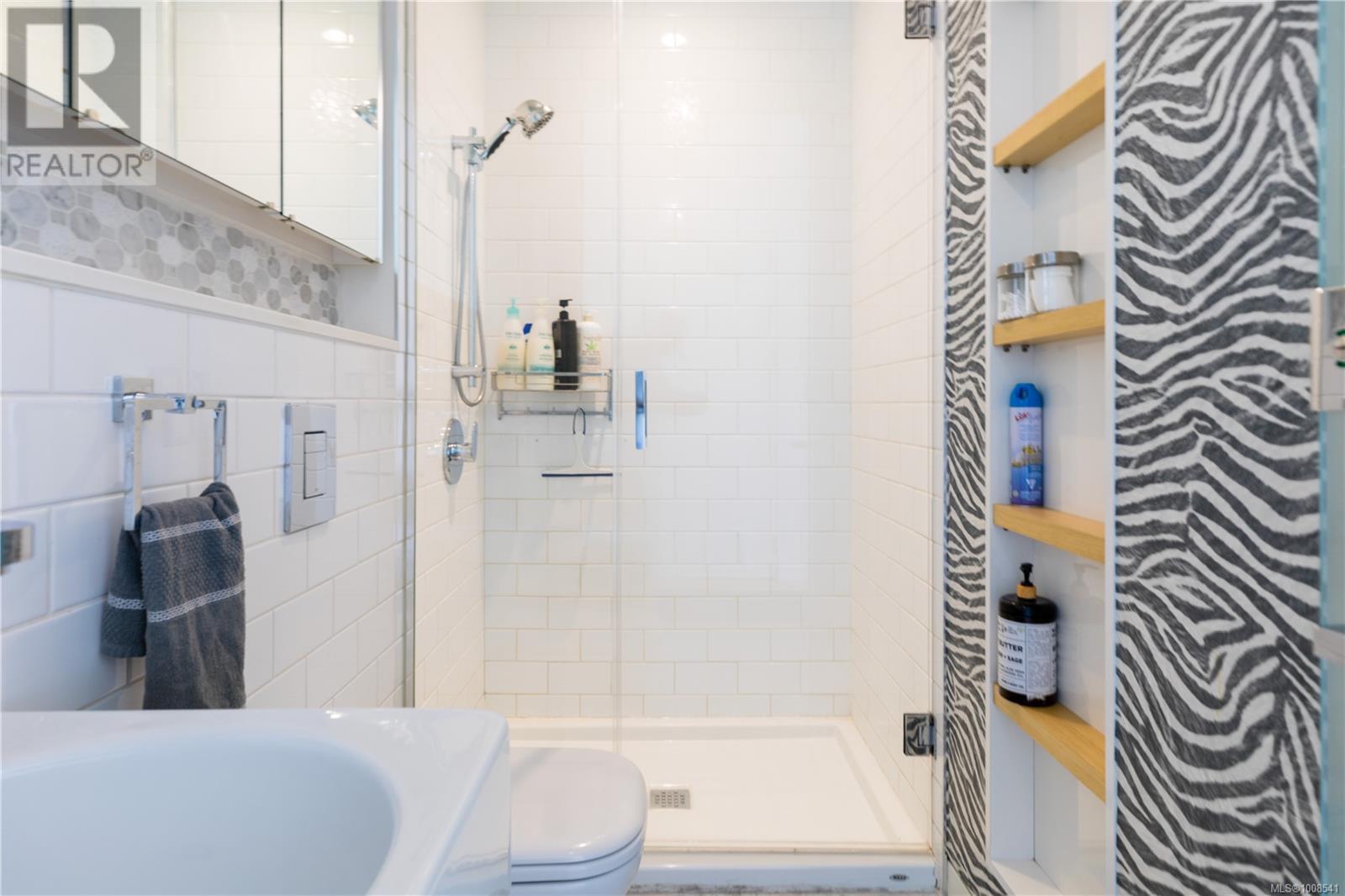 M11 456 Pandora Avenue, Victoria