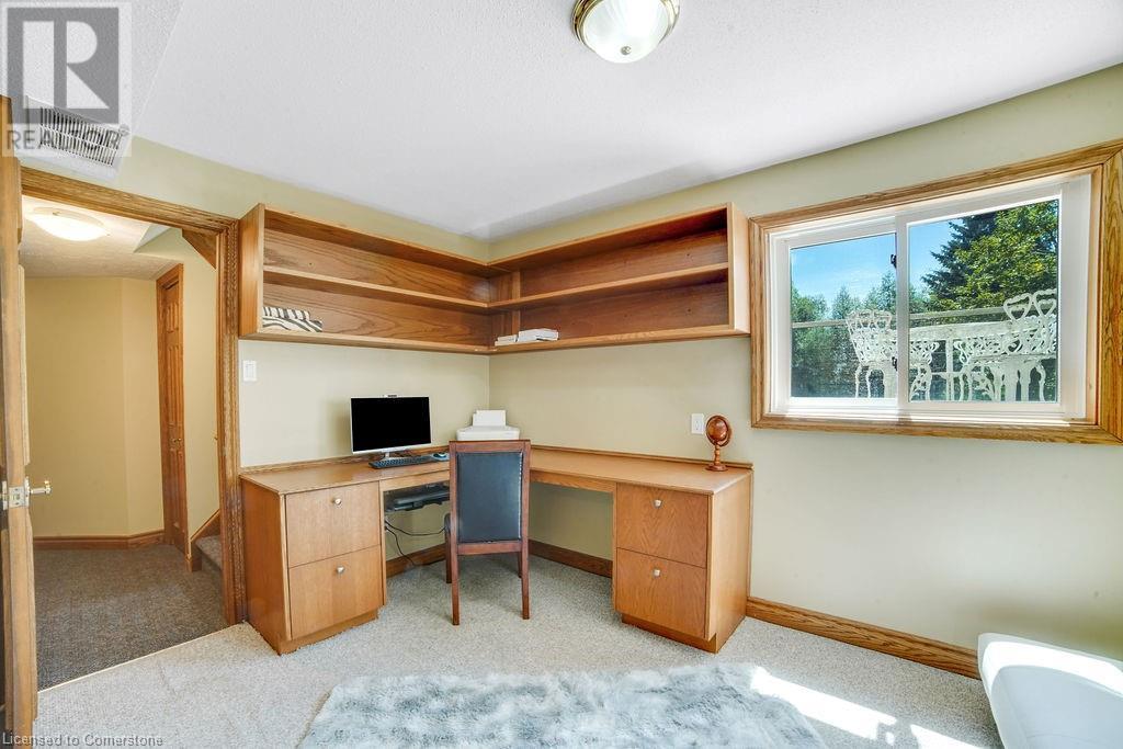 Photo 10 of 9 Lamb Court, Caledonia ON