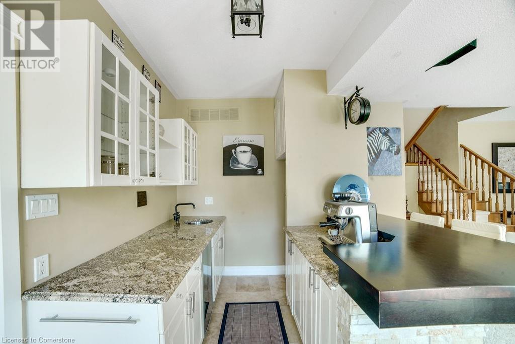 Photo 6 of 9 Lamb Court, Caledonia ON