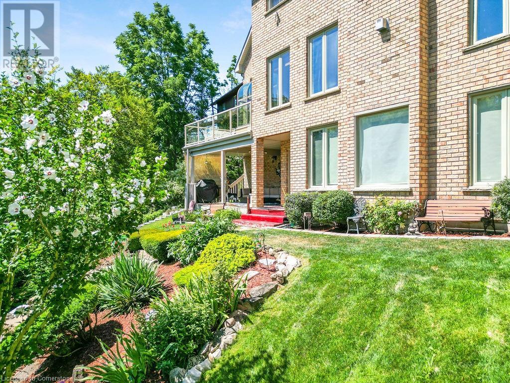 Photo 11 of 9 Lamb Court, Caledonia ON