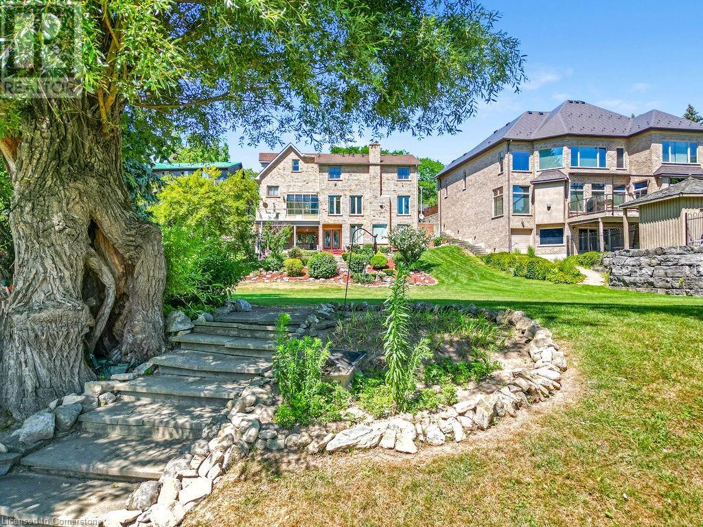Photo 24 of 9 Lamb Court, Caledonia ON