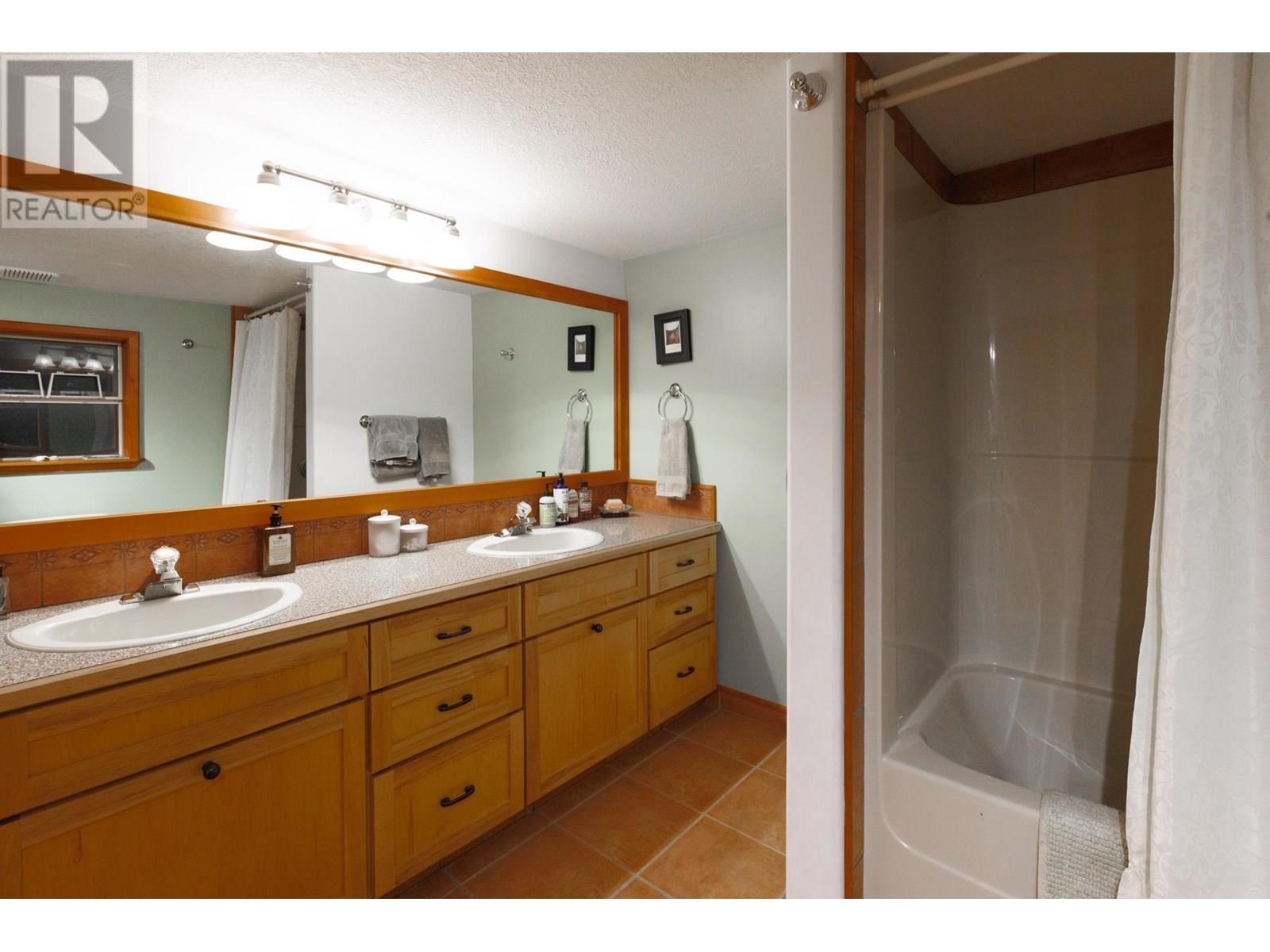 5446 SECRET COVE ROAD, Halfmoon Bay