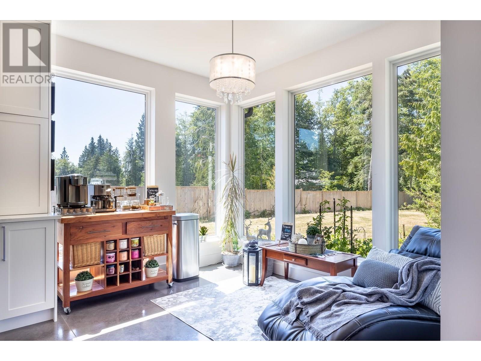 421 SOLAZ PLACE, Gibsons