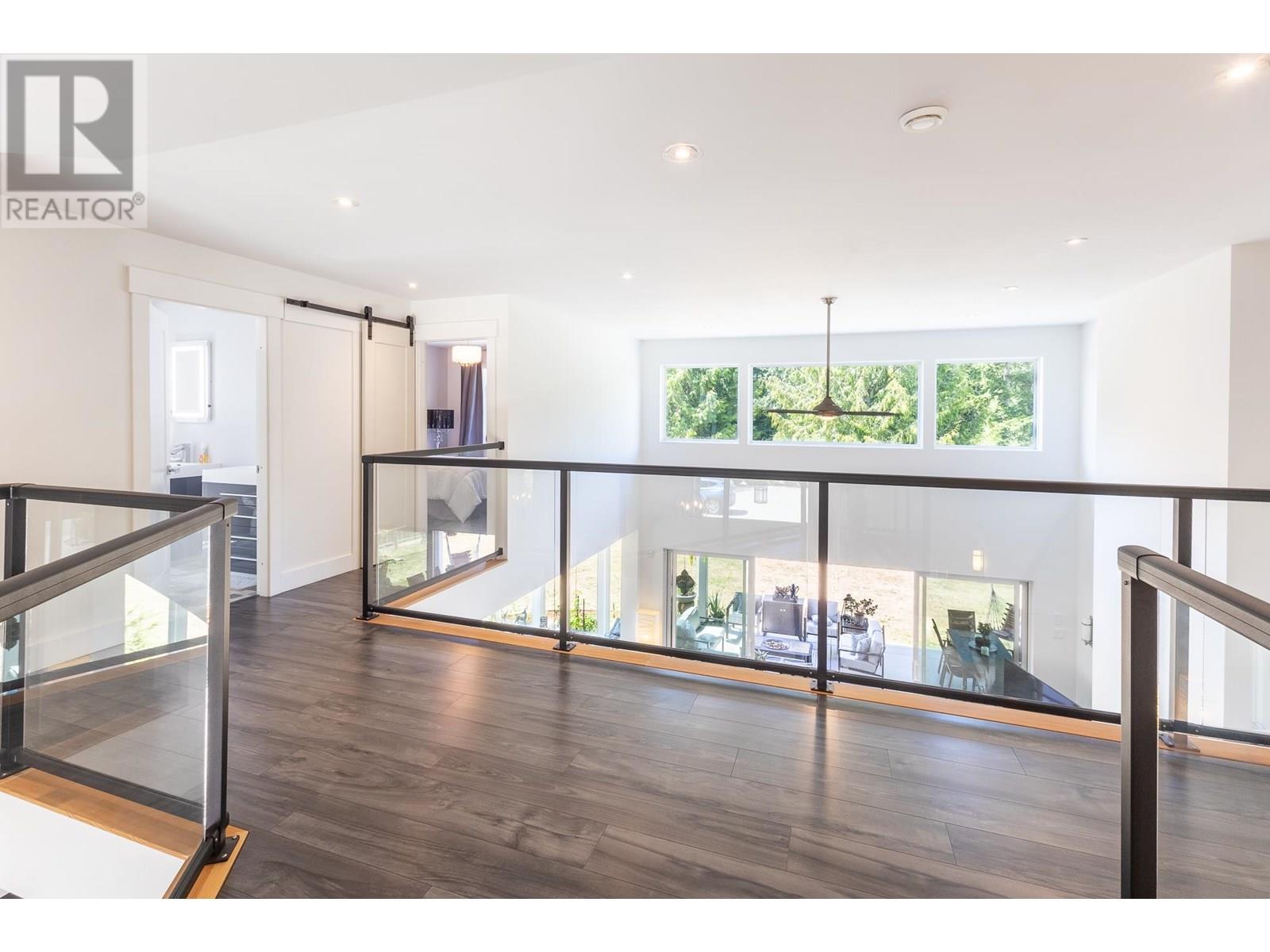 421 SOLAZ PLACE, Gibsons