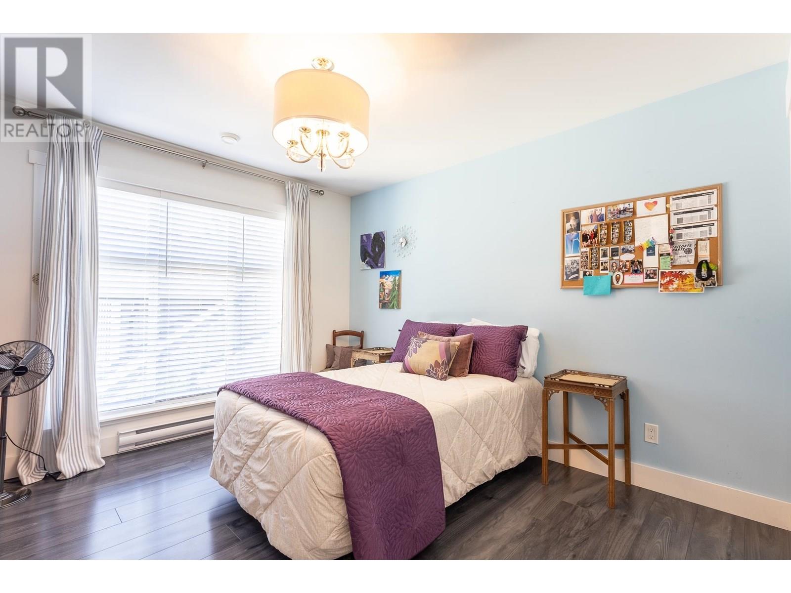 421 SOLAZ PLACE, Gibsons