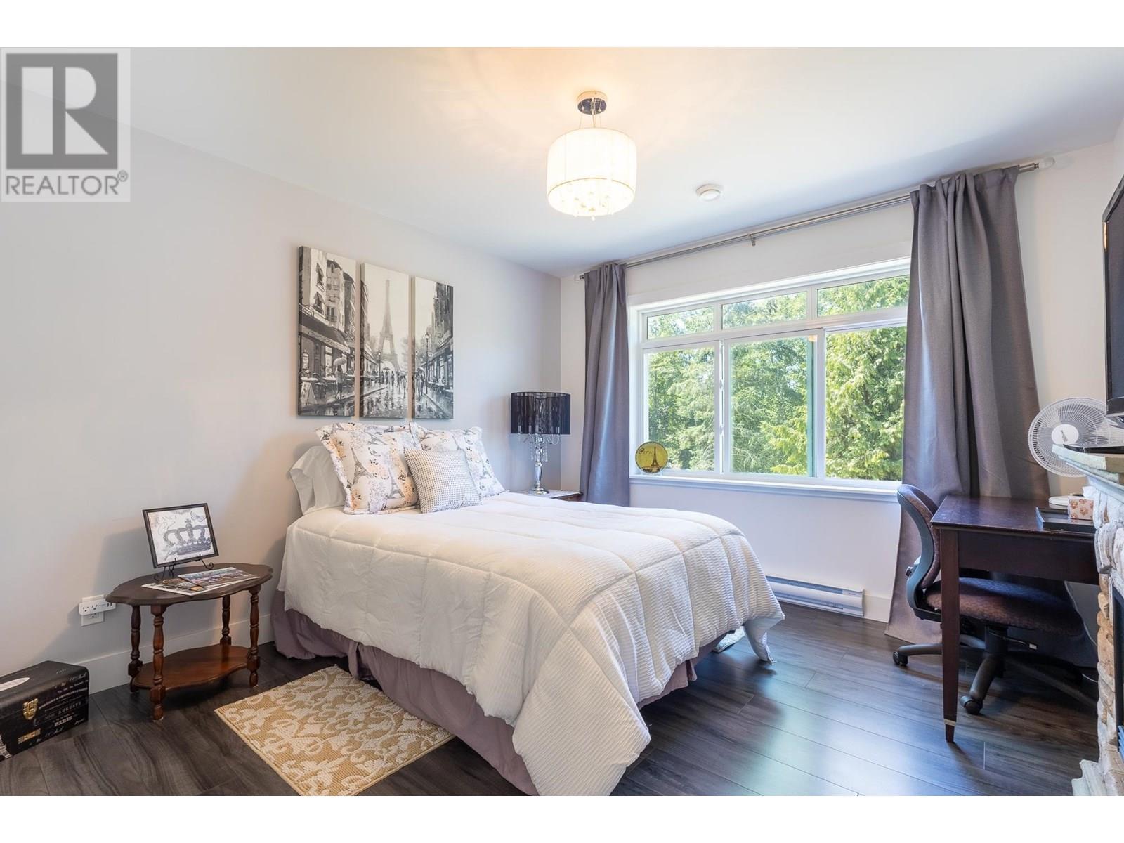 421 SOLAZ PLACE, Gibsons