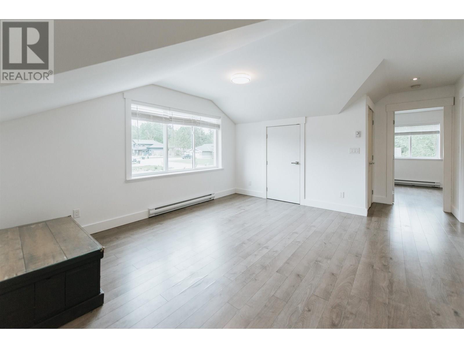 421 SOLAZ PLACE, Gibsons
