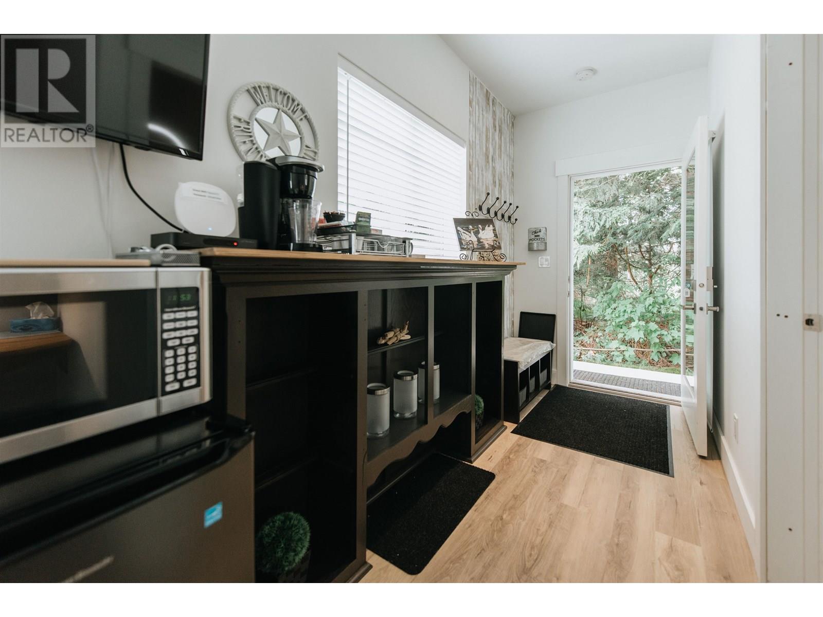 421 SOLAZ PLACE, Gibsons