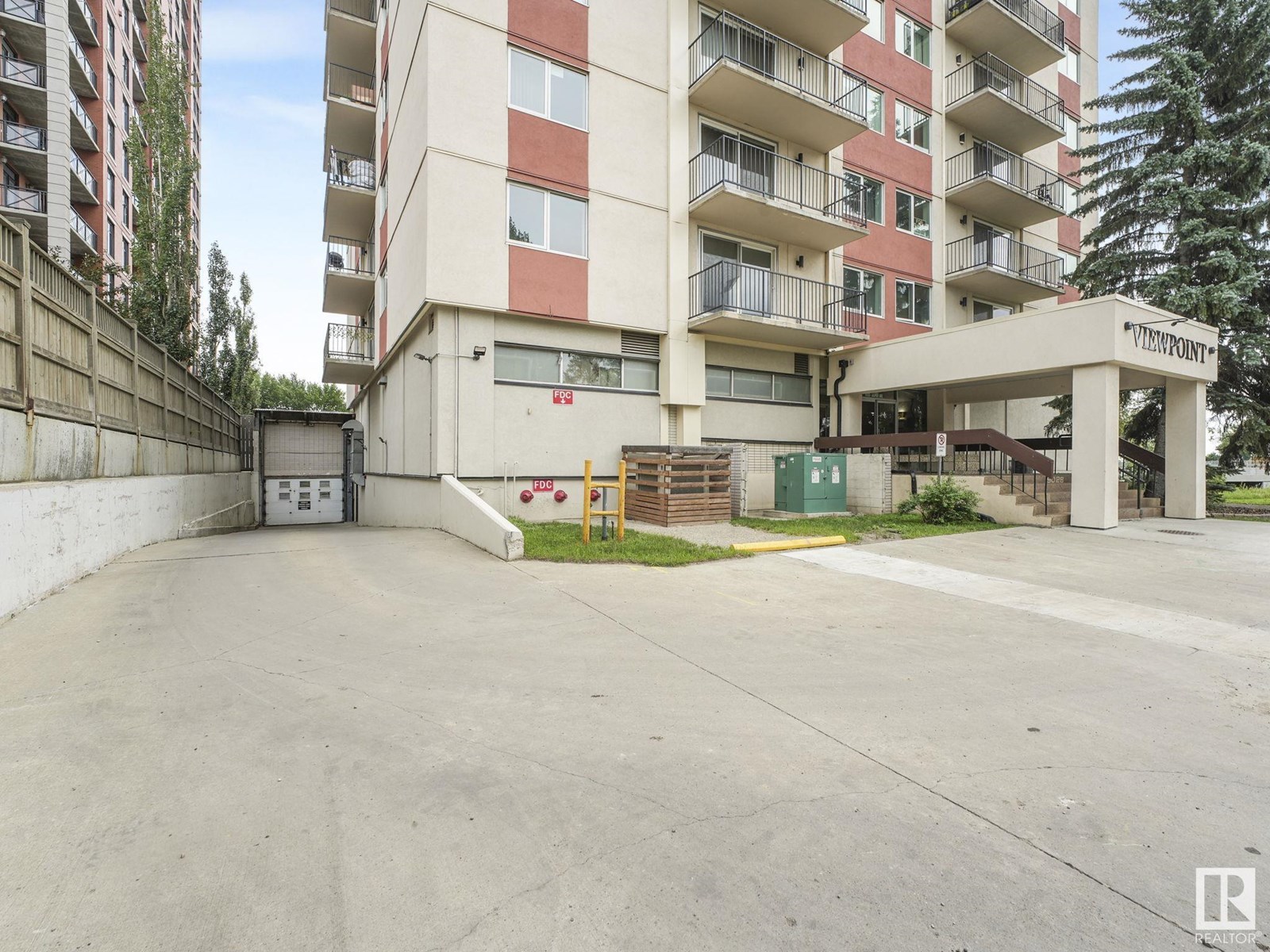 Photo 12 of Ph 4 9028 Jasper Av Nw, Edmonton AB
