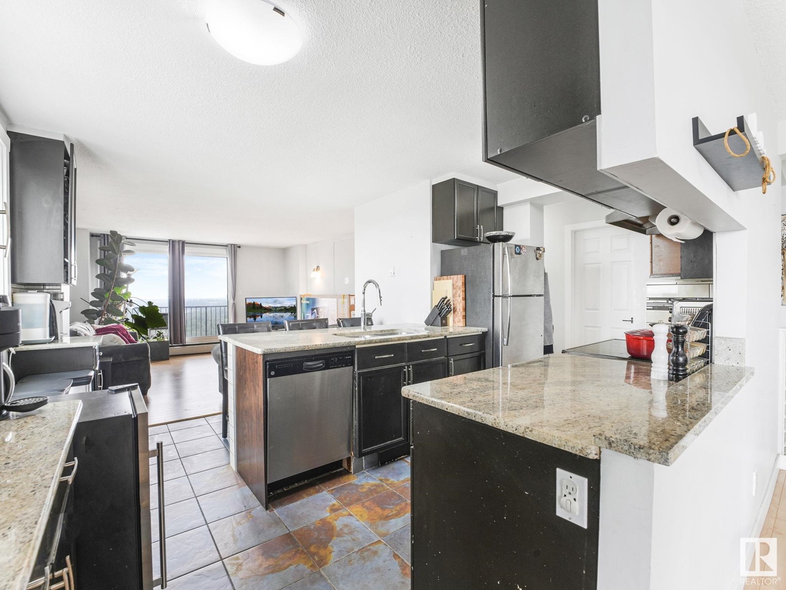 Photo 32 of Ph 4 9028 Jasper Av Nw, Edmonton AB