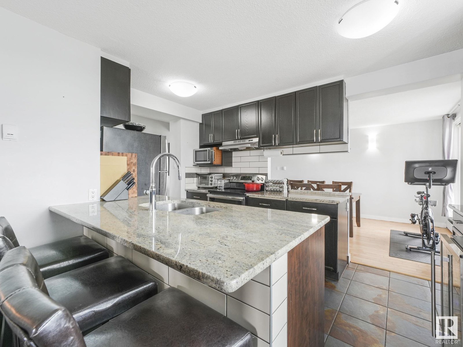 Photo 33 of Ph 4 9028 Jasper Av Nw, Edmonton AB