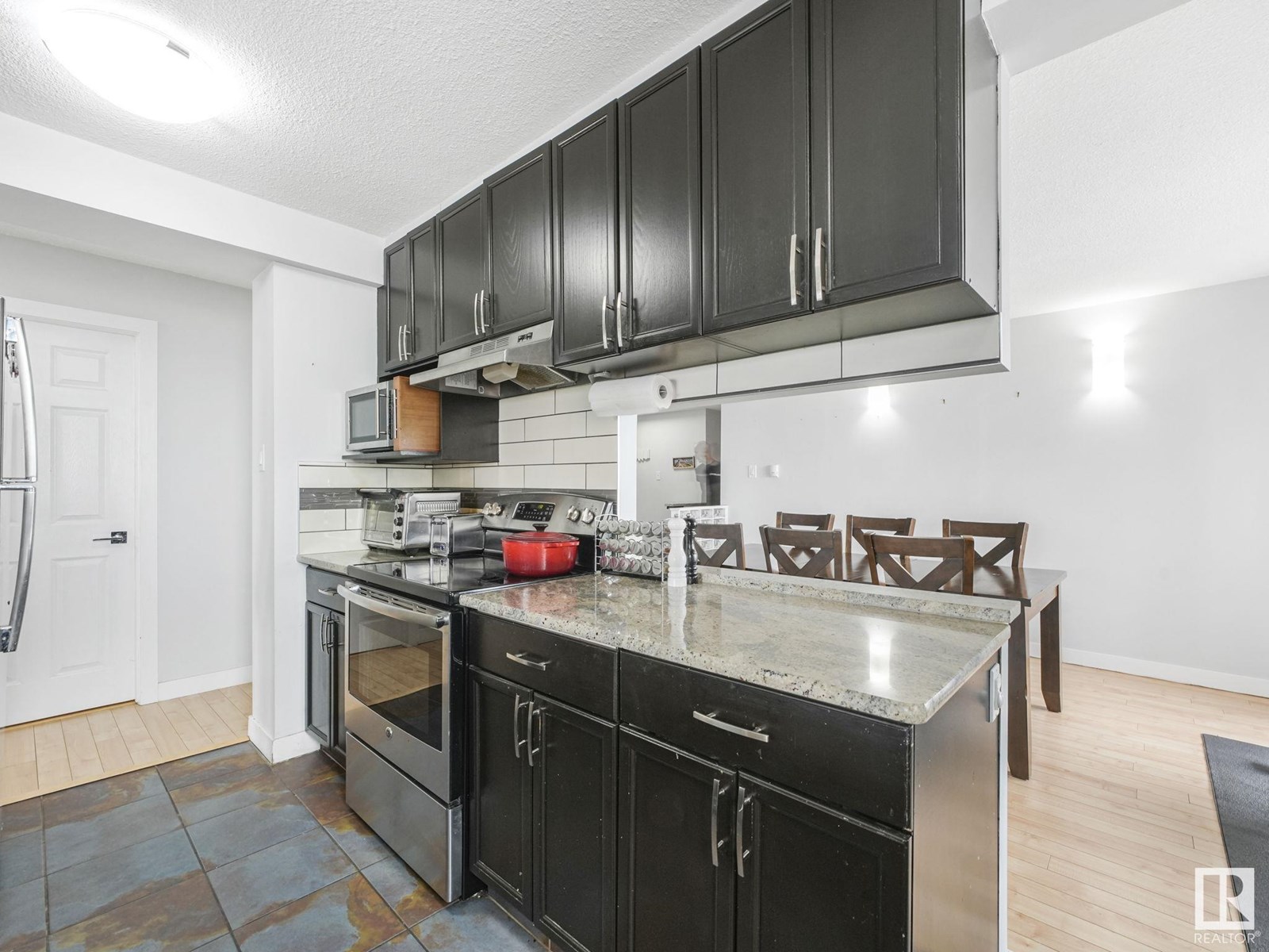 Photo 35 of Ph 4 9028 Jasper Av Nw, Edmonton AB