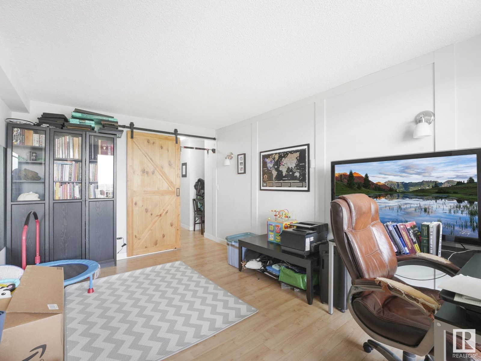 Photo 63 of Ph 4 9028 Jasper Av Nw, Edmonton AB