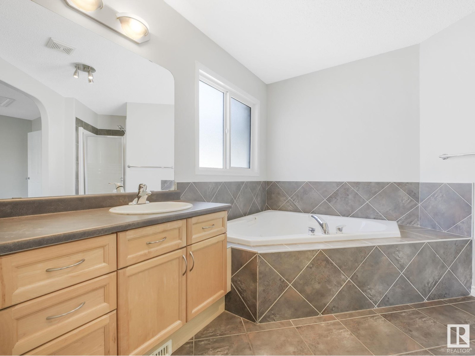 Photo 26 of 7804 5 Av Sw, Edmonton AB