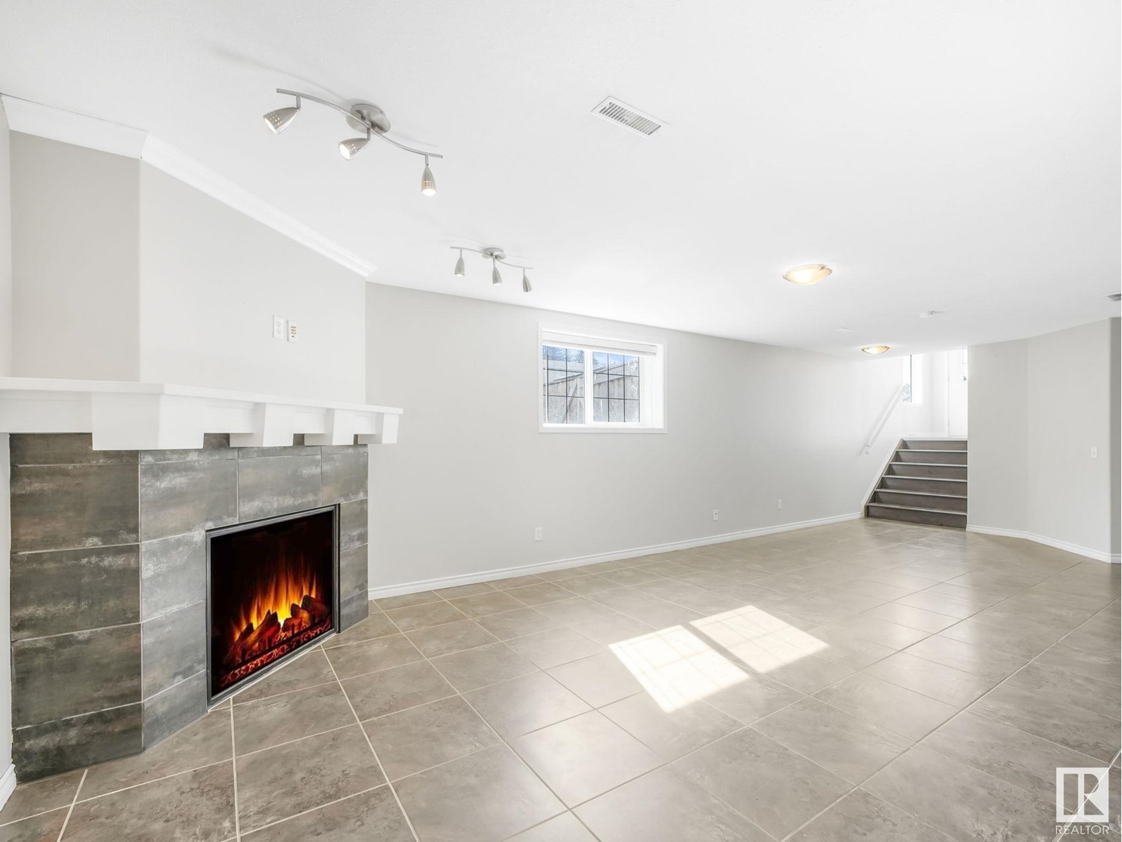 Photo 20 of 7804 5 Av Sw, Edmonton AB