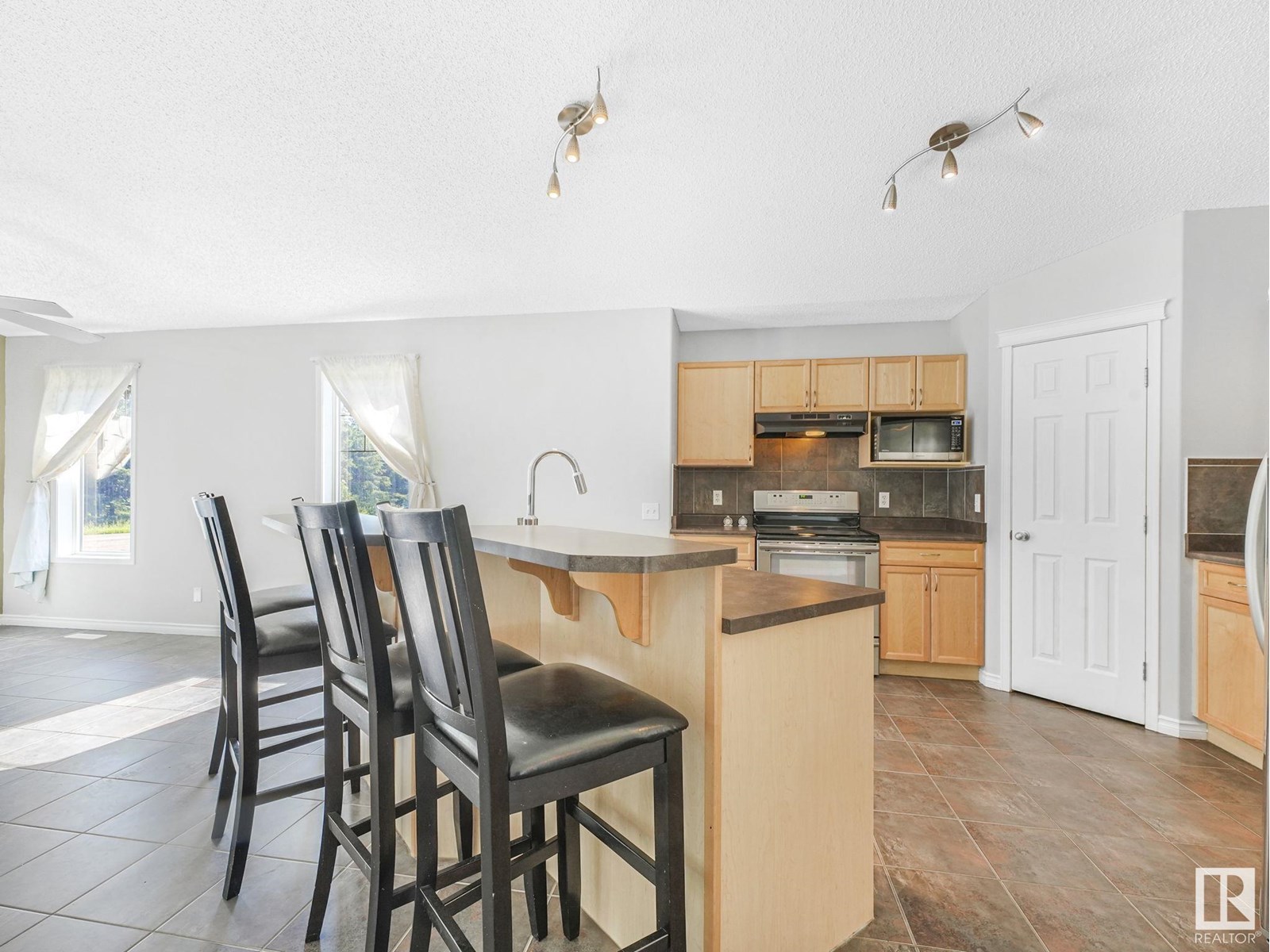 Photo 11 of 7804 5 Av Sw, Edmonton AB