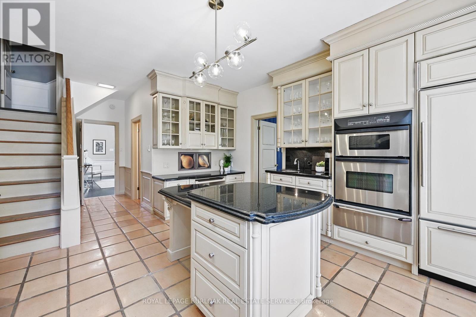 Photo 12 of 3020 First Street, Burlington ON