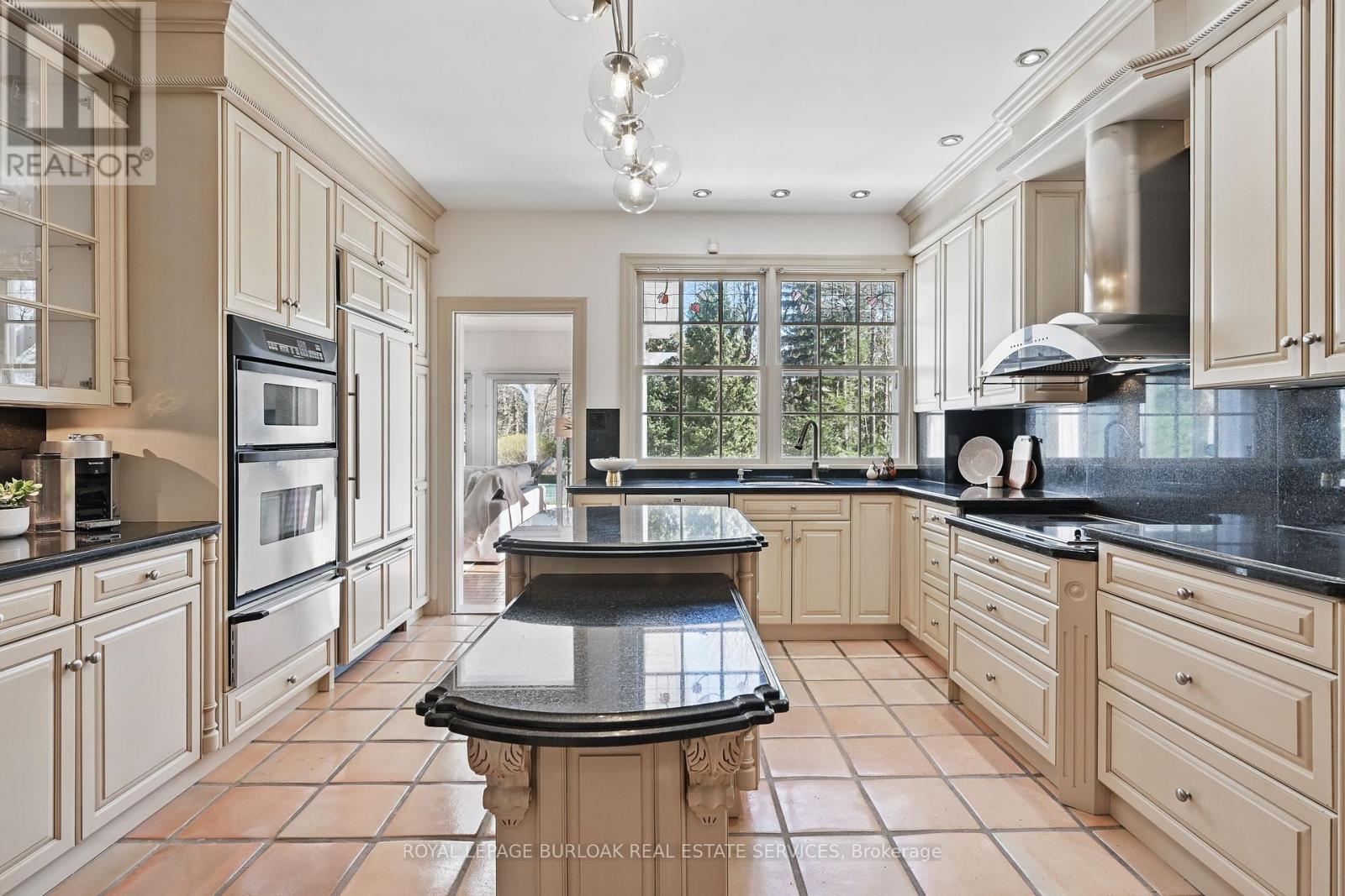 Photo 9 of 3020 First Street, Burlington ON