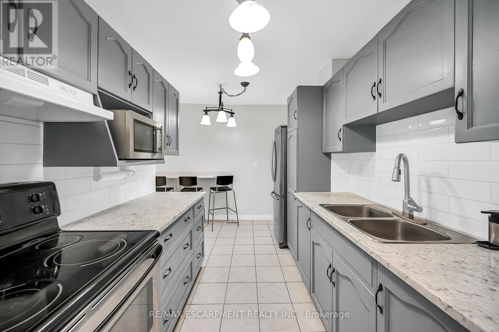Photo 36 of 18 1460 Garth Street, Hamilton ON