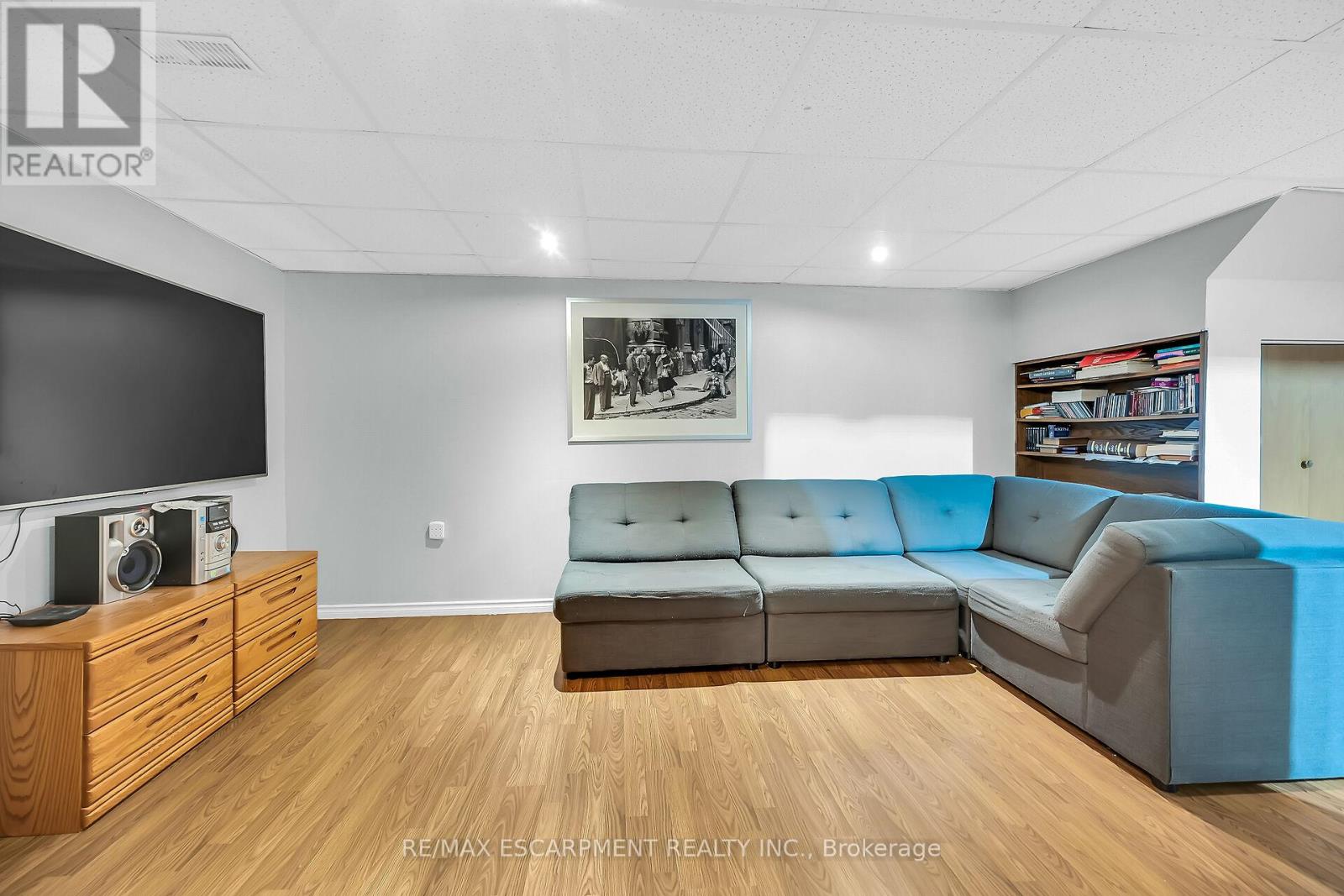 Photo 7 of 18 1460 Garth Street, Hamilton ON