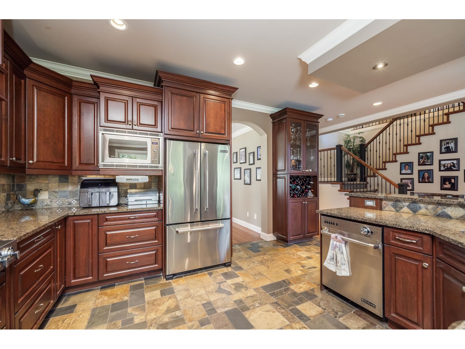 Photo 12 of 20621 97 B Avenue, Langley BC