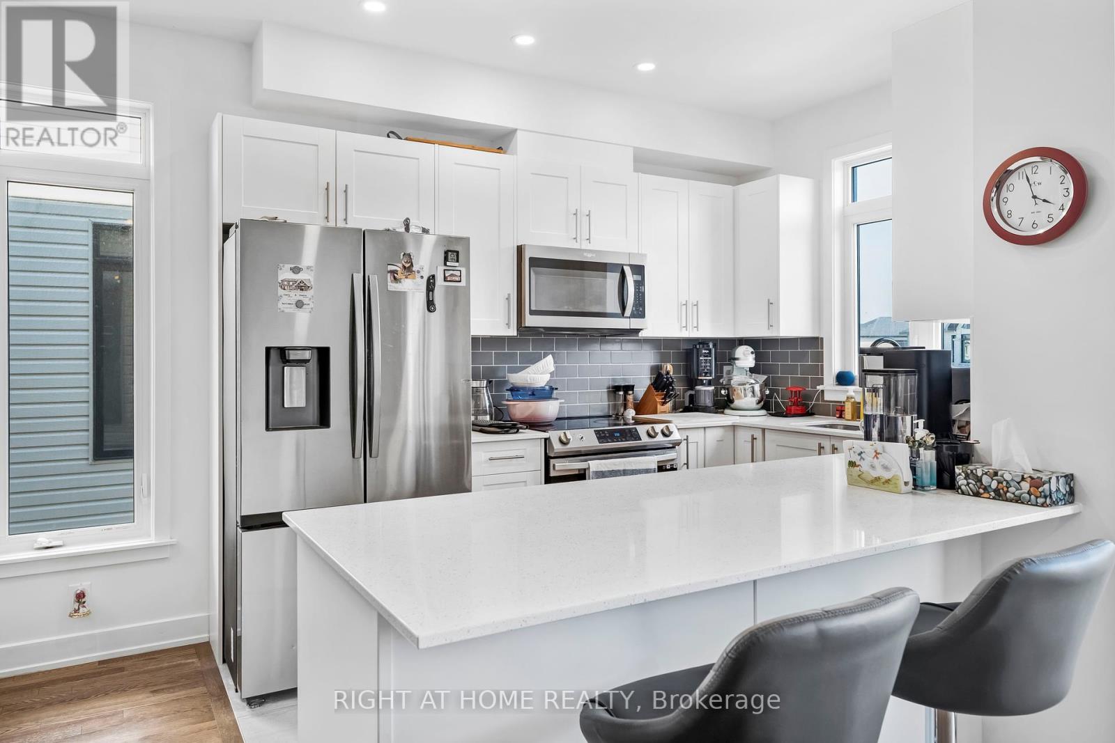 Photo 10 of 556 Tahoe Heights, Ottawa ON