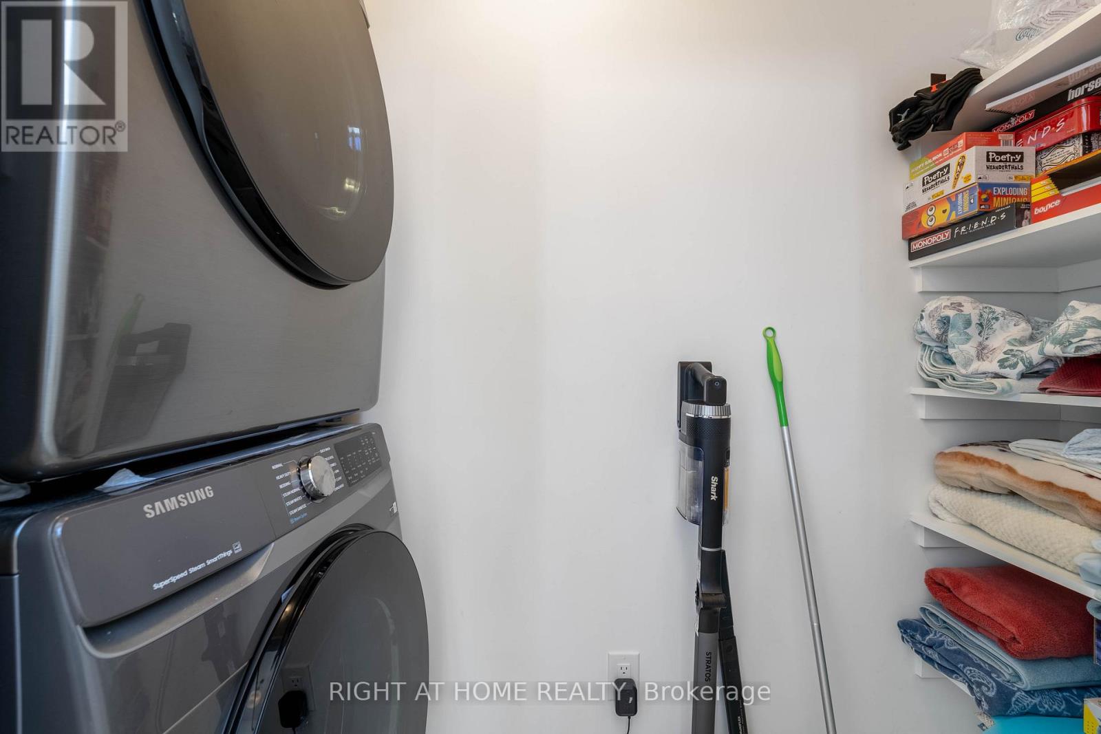 Photo 7 of 556 Tahoe Heights, Ottawa ON