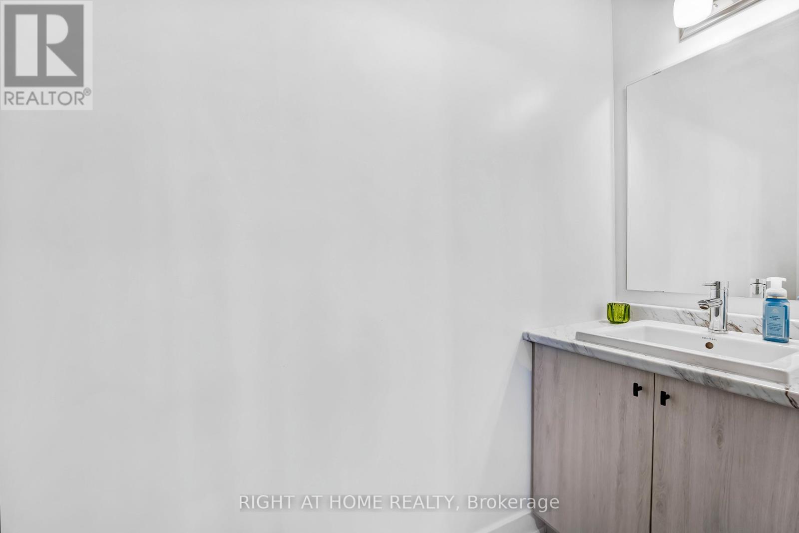 Photo 12 of 556 Tahoe Heights, Ottawa ON