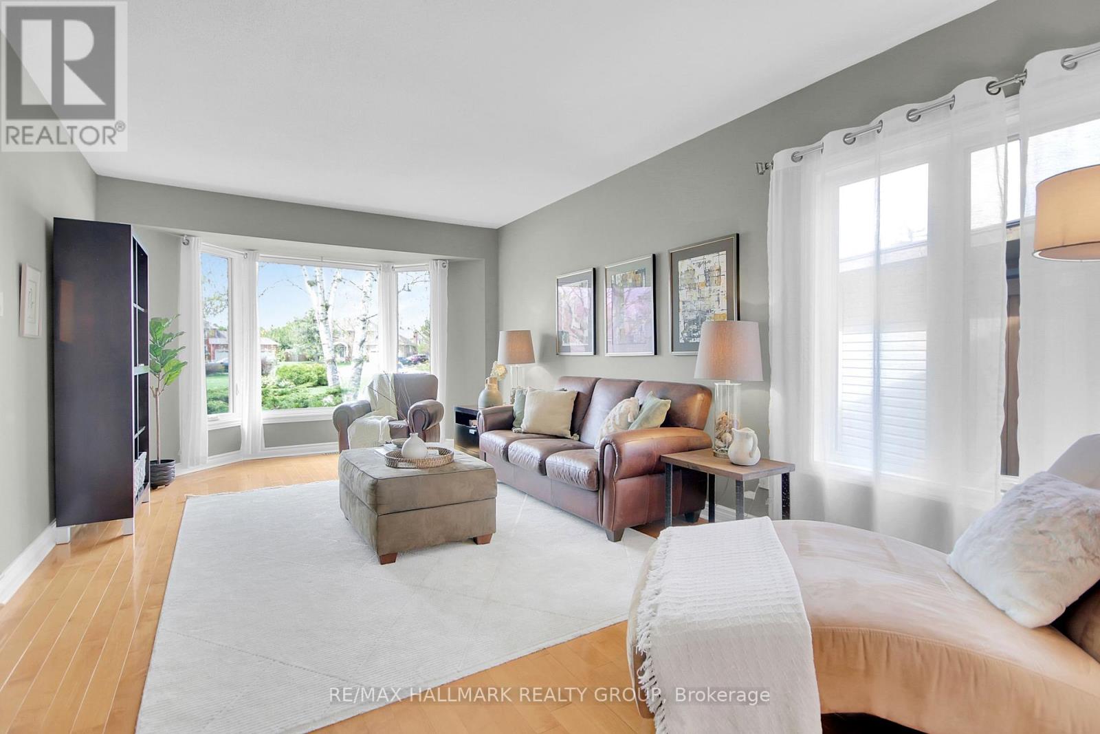 Photo 11 of 20 Arbuckle Crescent, Ottawa ON