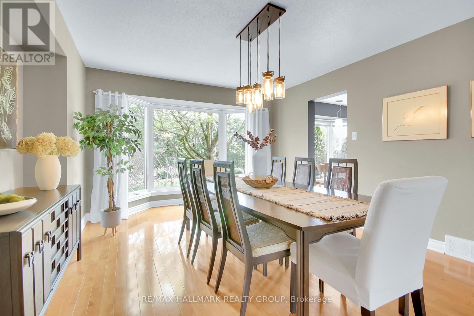 Photo 13 of 20 Arbuckle Crescent, Ottawa ON